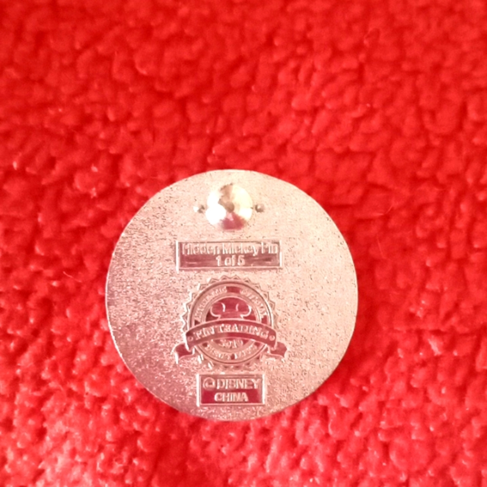 HIDDEN MICKEY POLKA DOT PIN - Picture 3 of 3